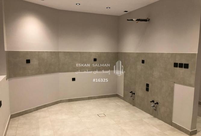 5 bedroom apartment in Al Safa 3