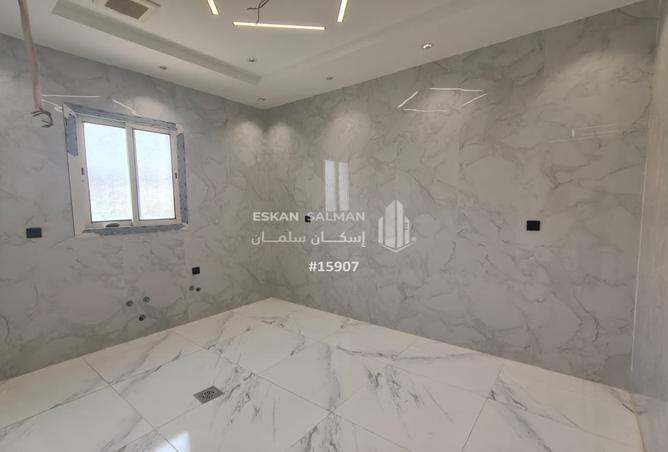 6 bedroom apartment in Al Safa 3