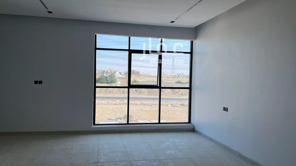 فيلا 5 غرف في الشرق 11