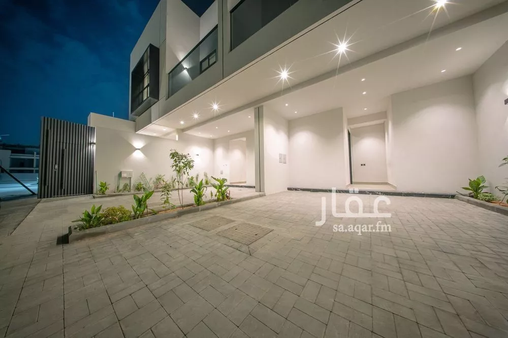 3 bedroom floor in Al Munsiyah 5