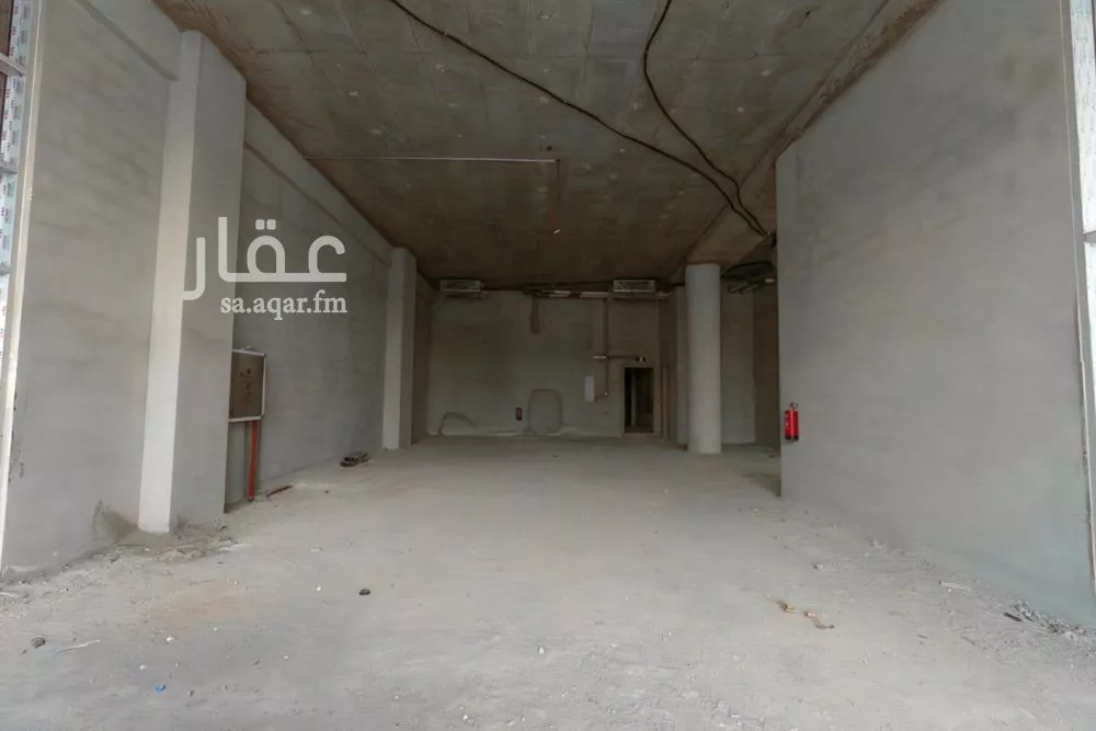 مكتب  في العقيق 1