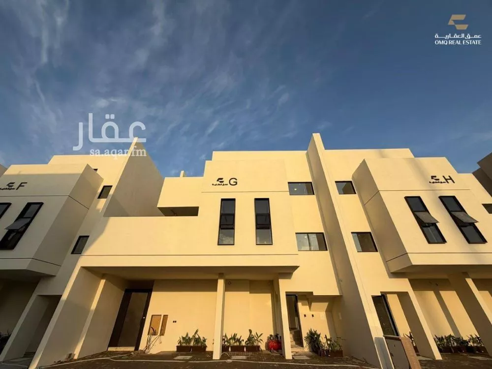 3 bedroom floor in King Abdullah 4