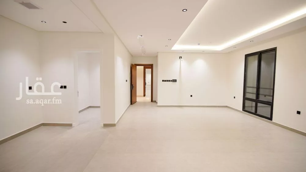 شقة 3 غرف في الرمال 5