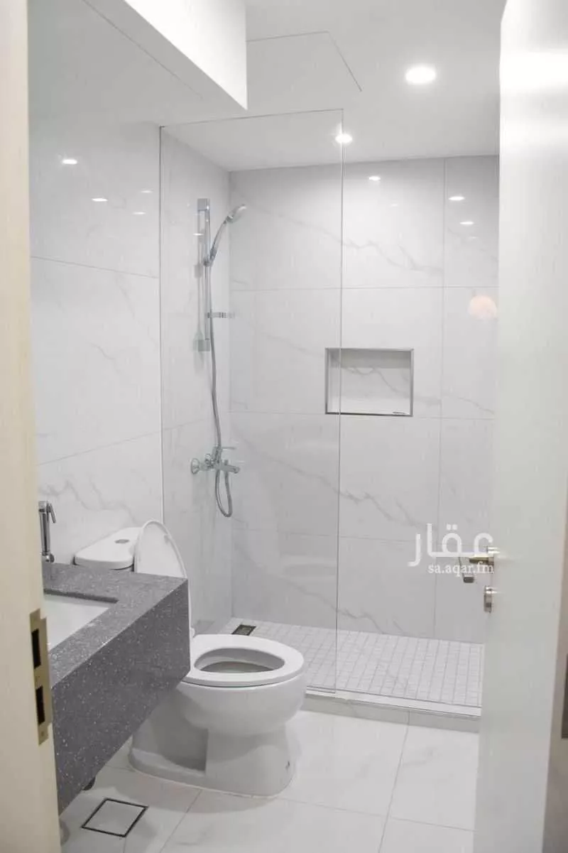 2 bedroom apartment in South Al Khobar 8
