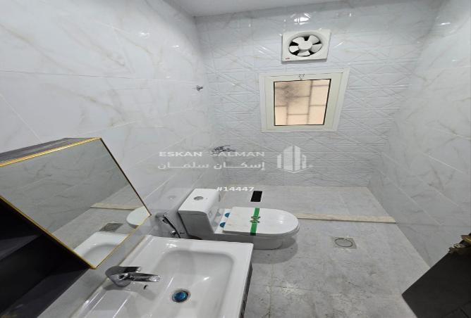 شقة 6 غرف في Mraykh 3