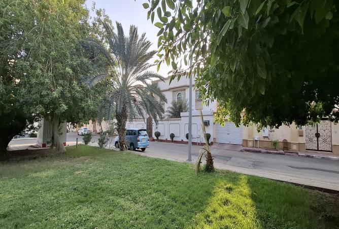 فيلا 7 غرف في Ar Rawdah 3
