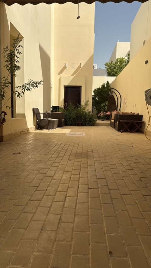 5 bedroom villa in Al Yasmin 2