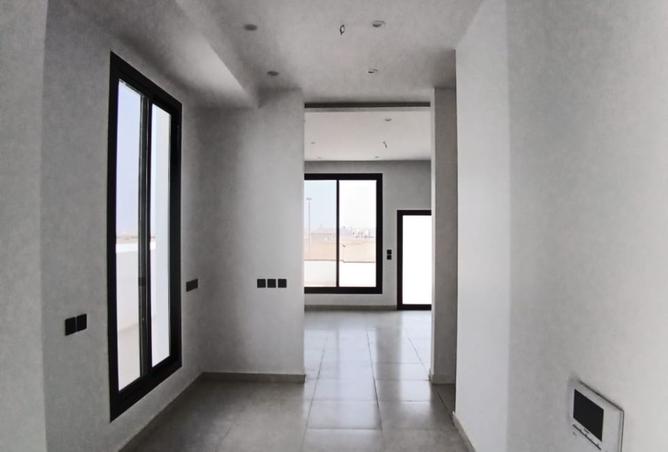 7 bedroom villa in Al Manarat 2