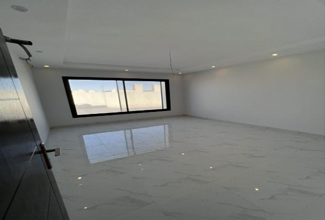 4 bedroom villa in Az Zomorod 2