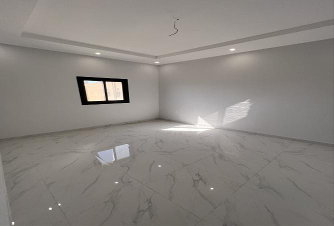 4 bedroom villa in Az Zomorod 3