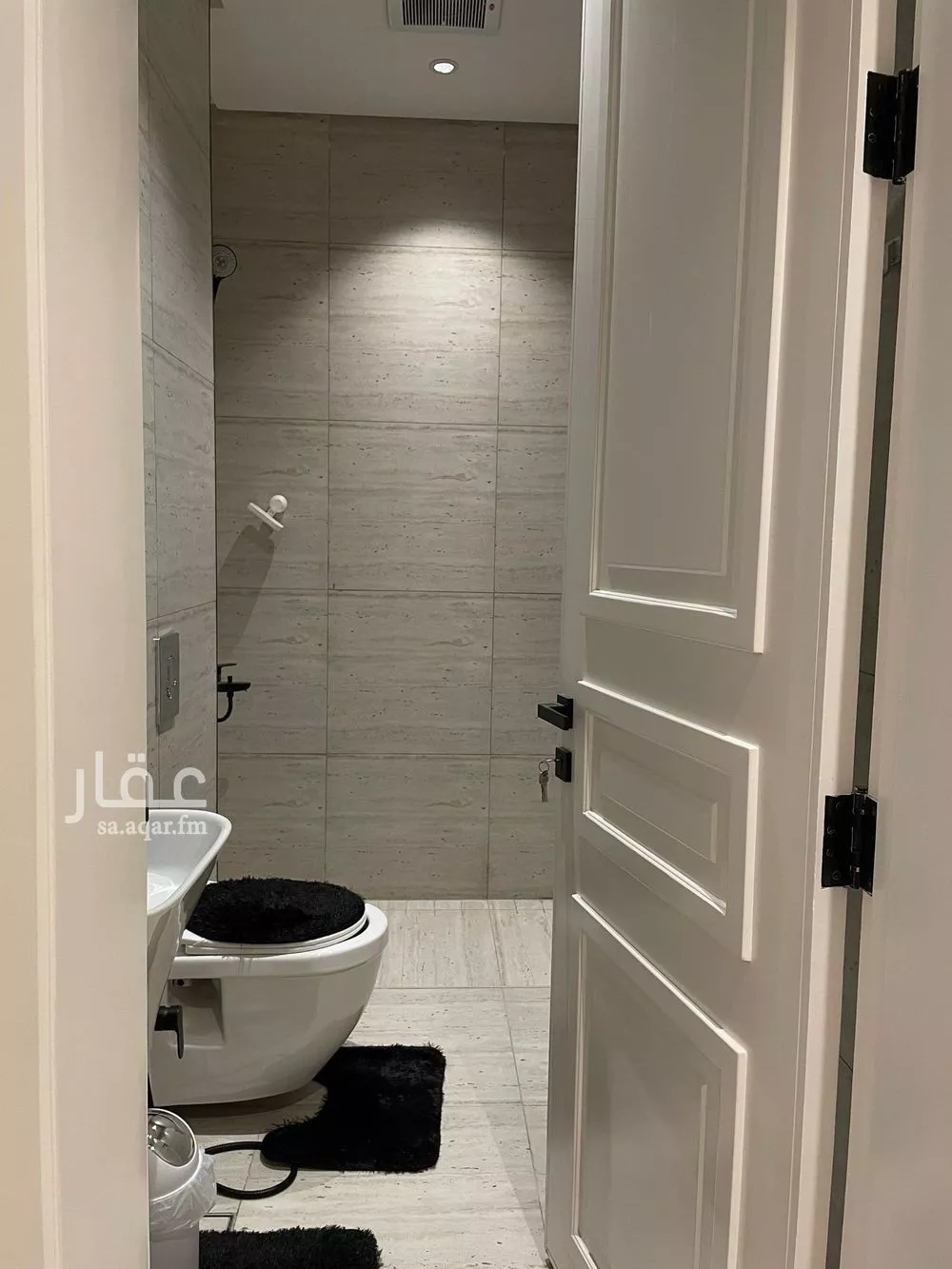 شقة 3 غرف في الملقا 8