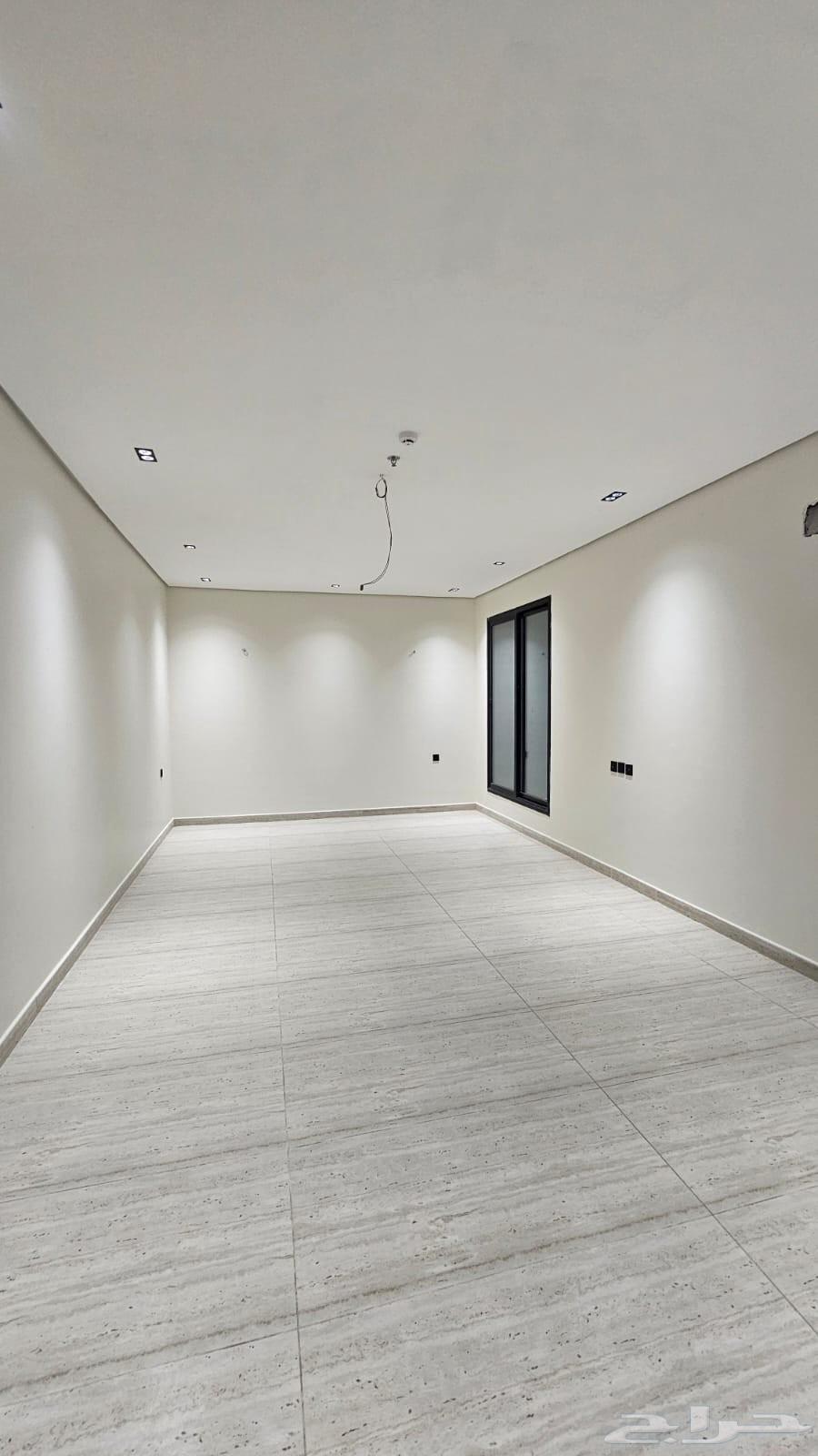 شقة 5 غرف في ضاحية الملك فهد 3