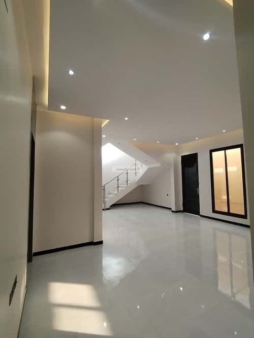 6 bedroom villa in Al Janadriyah 10