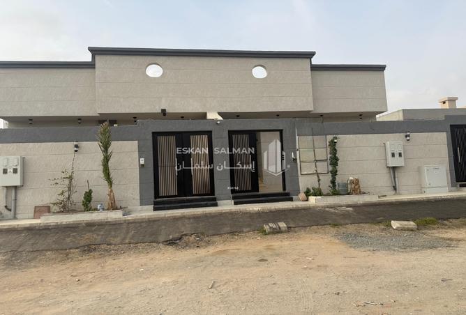 5 bedroom villa in Jeddah 2