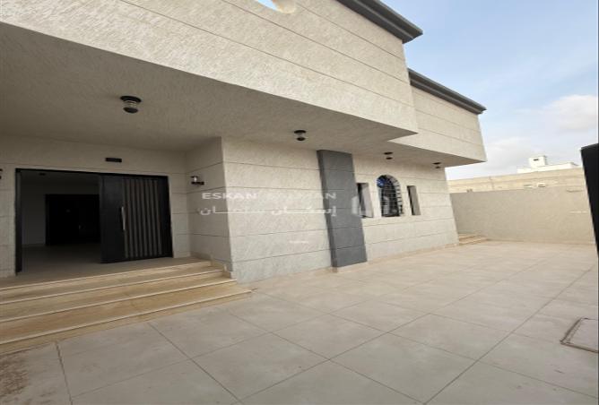 5 bedroom villa in Jeddah 3