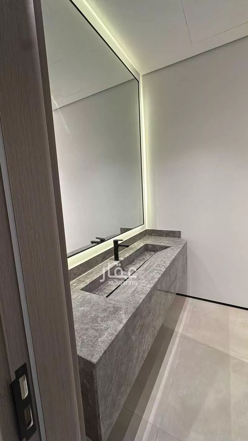 شقة 5 غرف في الملقا 5