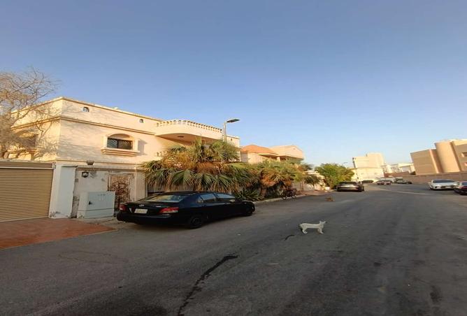 6 bedroom villa in Al Murjan 2
