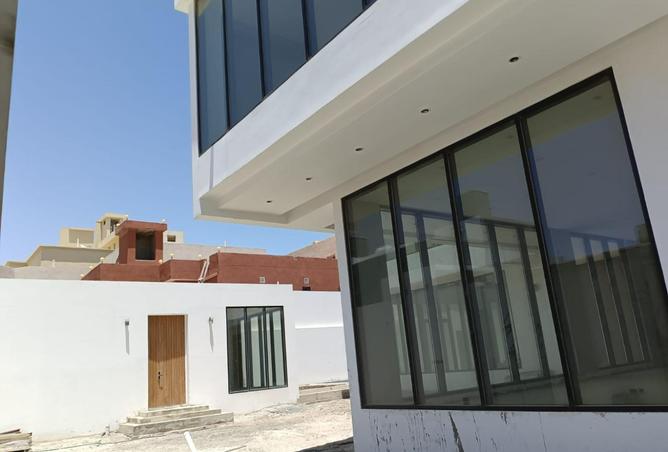 5 bedroom villa in Az Zomorod 3