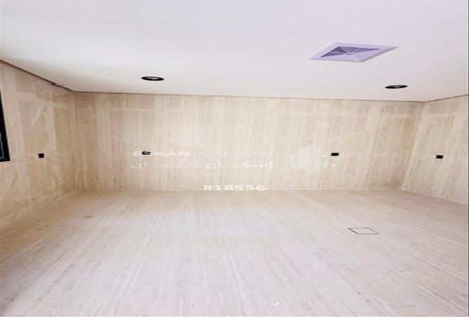 5 bedroom apartment in Al Aziziyah 3