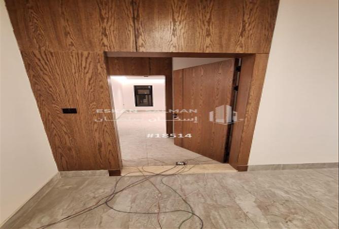 5 bedroom apartment in Muhammed Ibn Saud 3