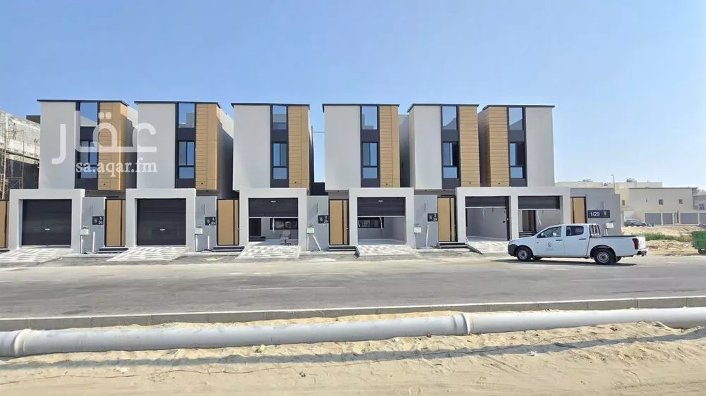 فيلا 6 غرف في العقيق