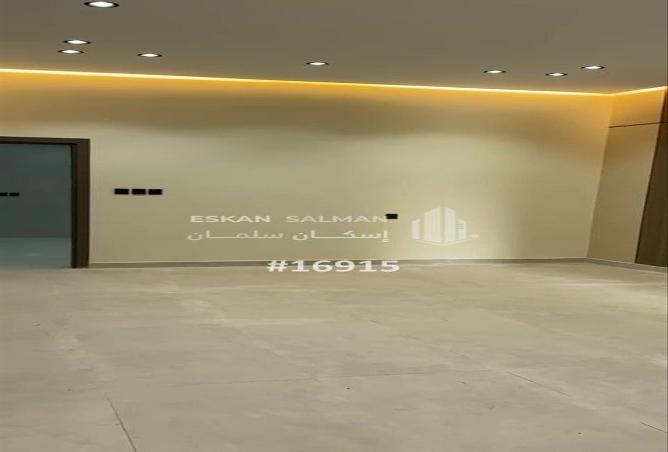 شقة 6 غرف في Hajr Al Thaani 2