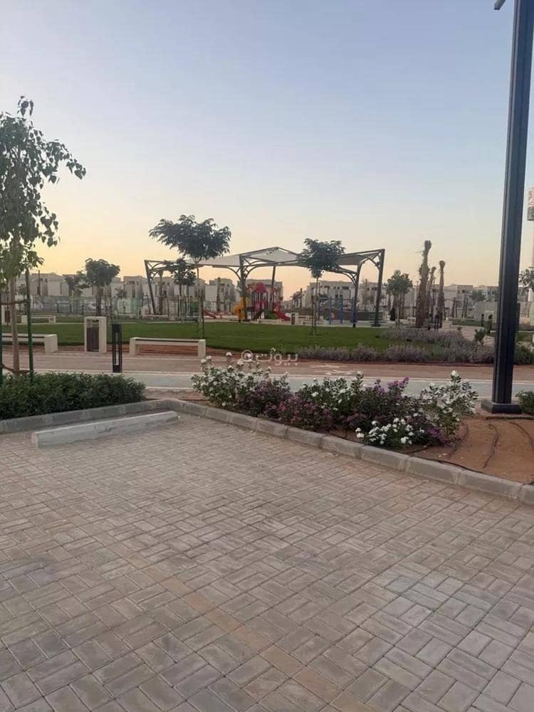 4 bedroom villa in King Khalid International Airport, Riyadh 3