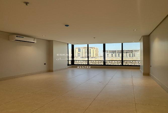 5 bedroom apartment in Dahiyat Al Malik Fahd 2