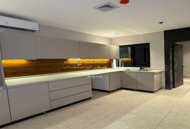 5 bedroom apartment in Dahiyat Al Malik Fahd 3