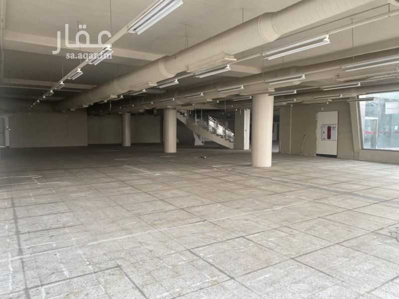 shop in Al Qiblatayn, Madinah 4