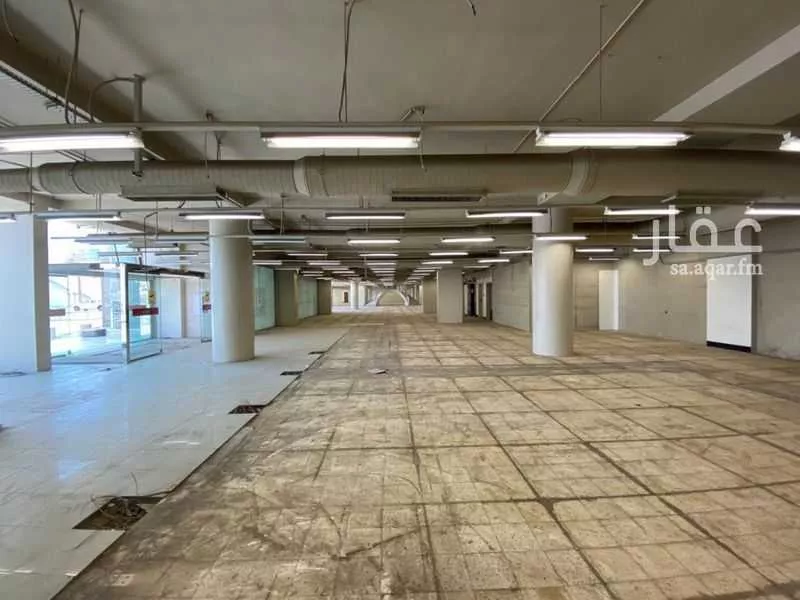 محل 1400 م² في القبلتين 5