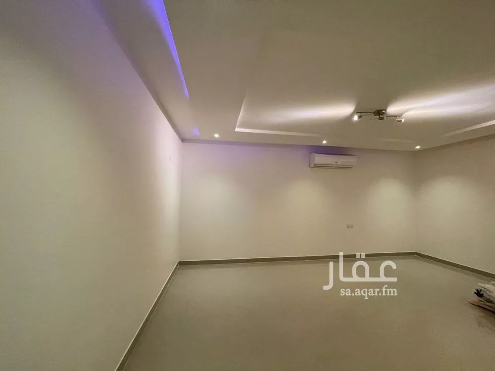 شقة 4 غرف في الملقا 10