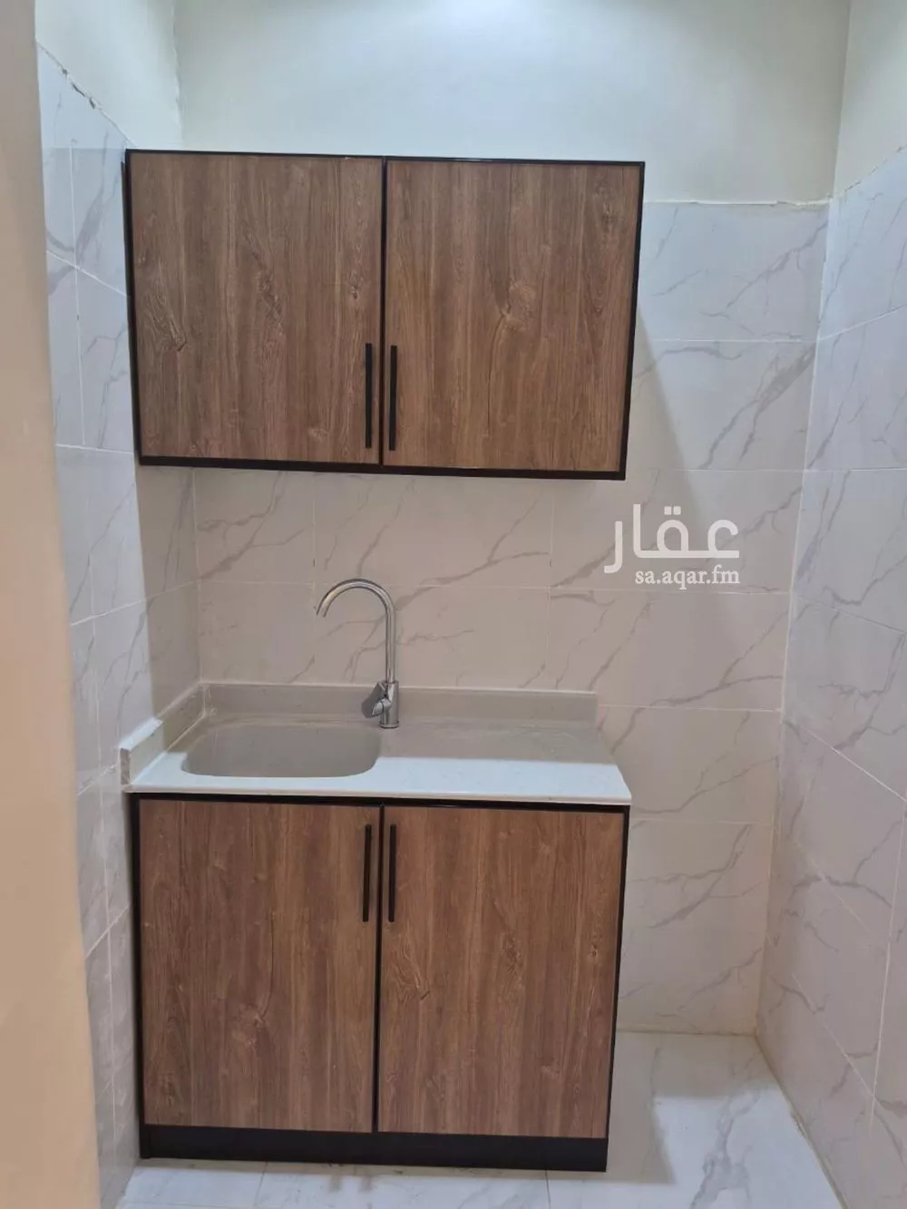شقة 1 غرف في الملقا 5