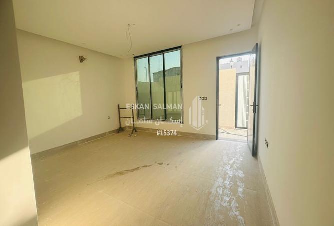 6 bedroom apartment in Dahiyat Al Malik Fahd 2
