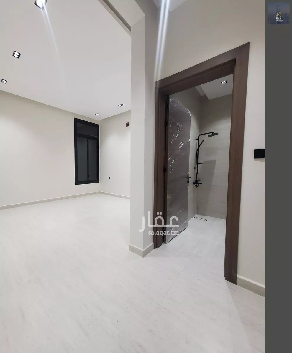 5 bedroom floor in Al Janadriyah 3