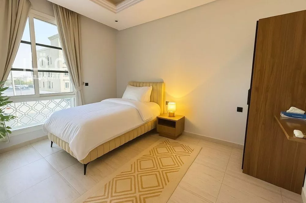 3 bedroom apartment in Al Malqa 9
