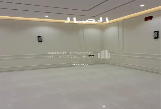 7 bedroom apartment in Al Yarmouk 3