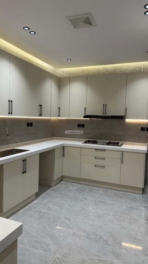 4 bedroom apartment in Al Rawdah 3