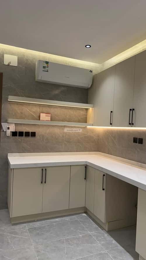 4 bedroom apartment in Al Rawdah 4