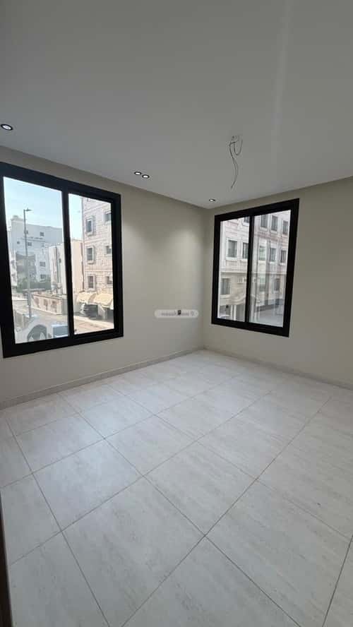 4 bedroom apartment in Al Rawdah 6