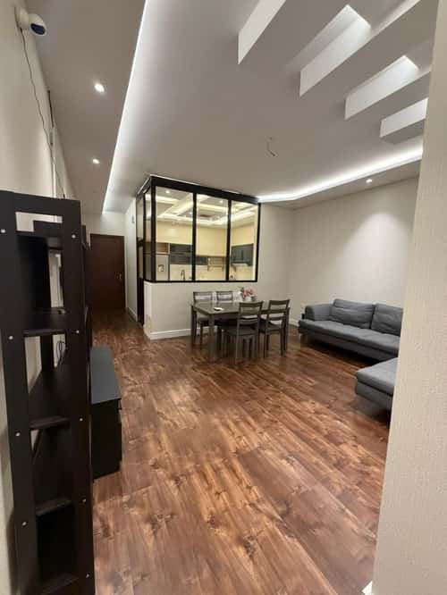 شقة 5 غرف في الورود 4