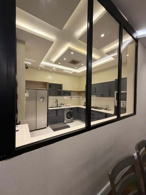 شقة 5 غرف في الورود 5