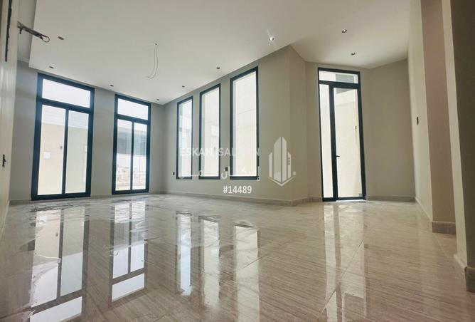 7 bedroom villa in Al Dana 2