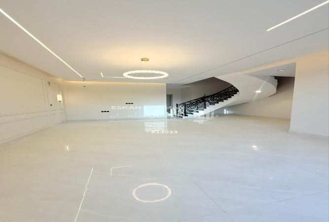 7 bedroom villa in At Taawon 3