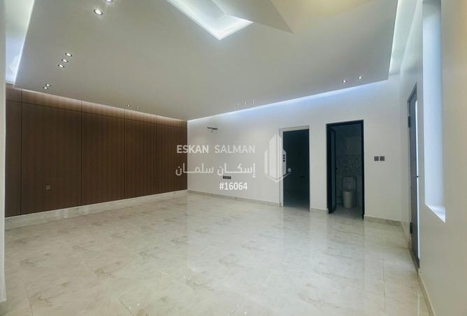 7 bedroom villa in Al Dana 2