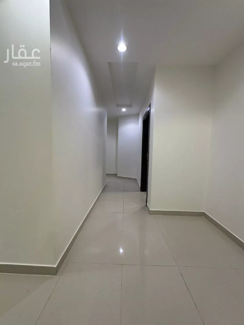 شقة 3 غرف في الملقا 8