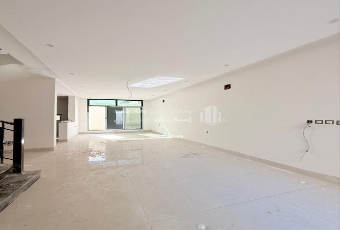 6 bedroom villa in Dahiyat Al Malik Fahd 2