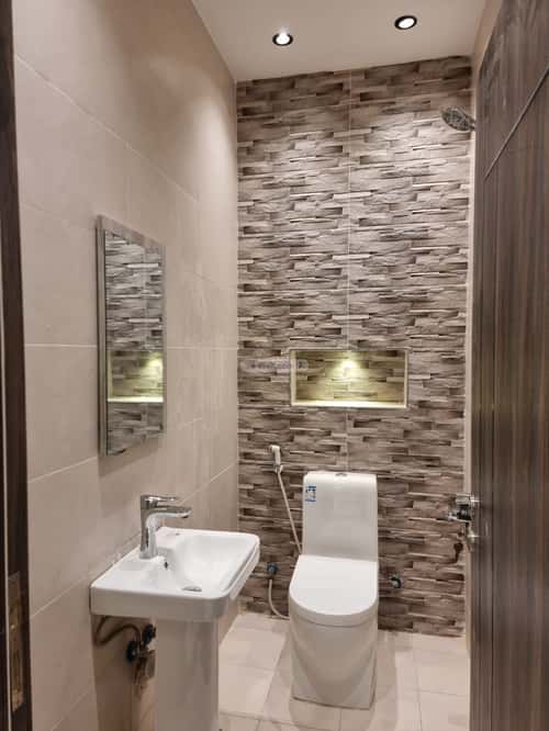 5 bedroom apartment in Muraykh 1