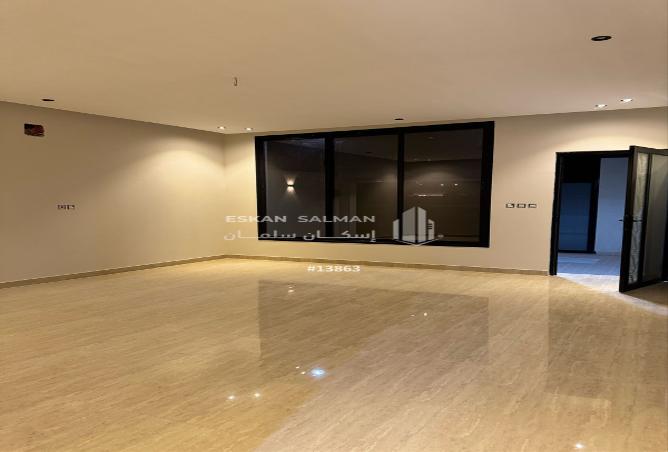 6 bedroom villa in Al Dana 3