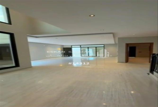 7 bedroom villa in Al Dana 2